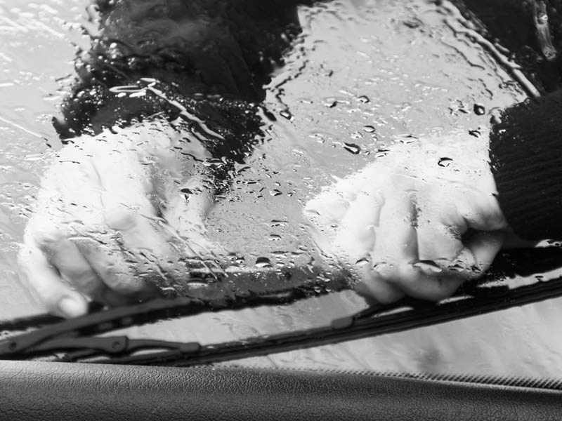 Auto glass express  worker Installing the windshield at Las Vegas, NV