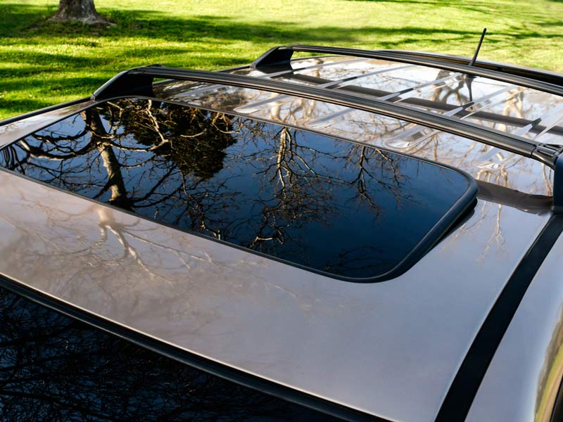 Sunroof car