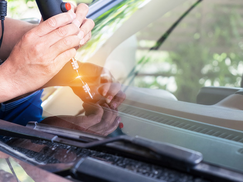 Tips to Repair a Windshield Scratch